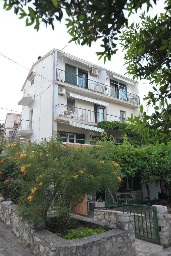 Apartments Sonia & Ana Трогир Екстериор снимка