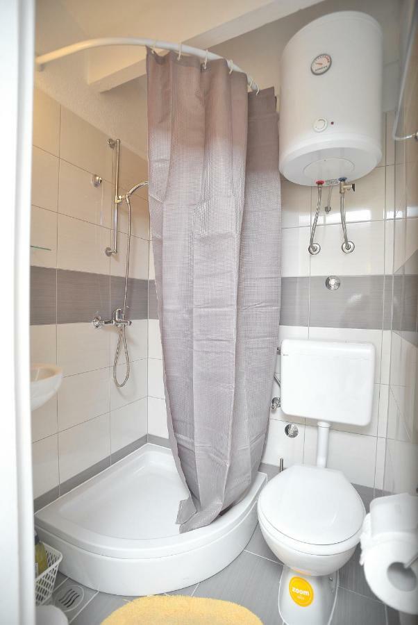 Apartments Sonia & Ana Трогир Екстериор снимка