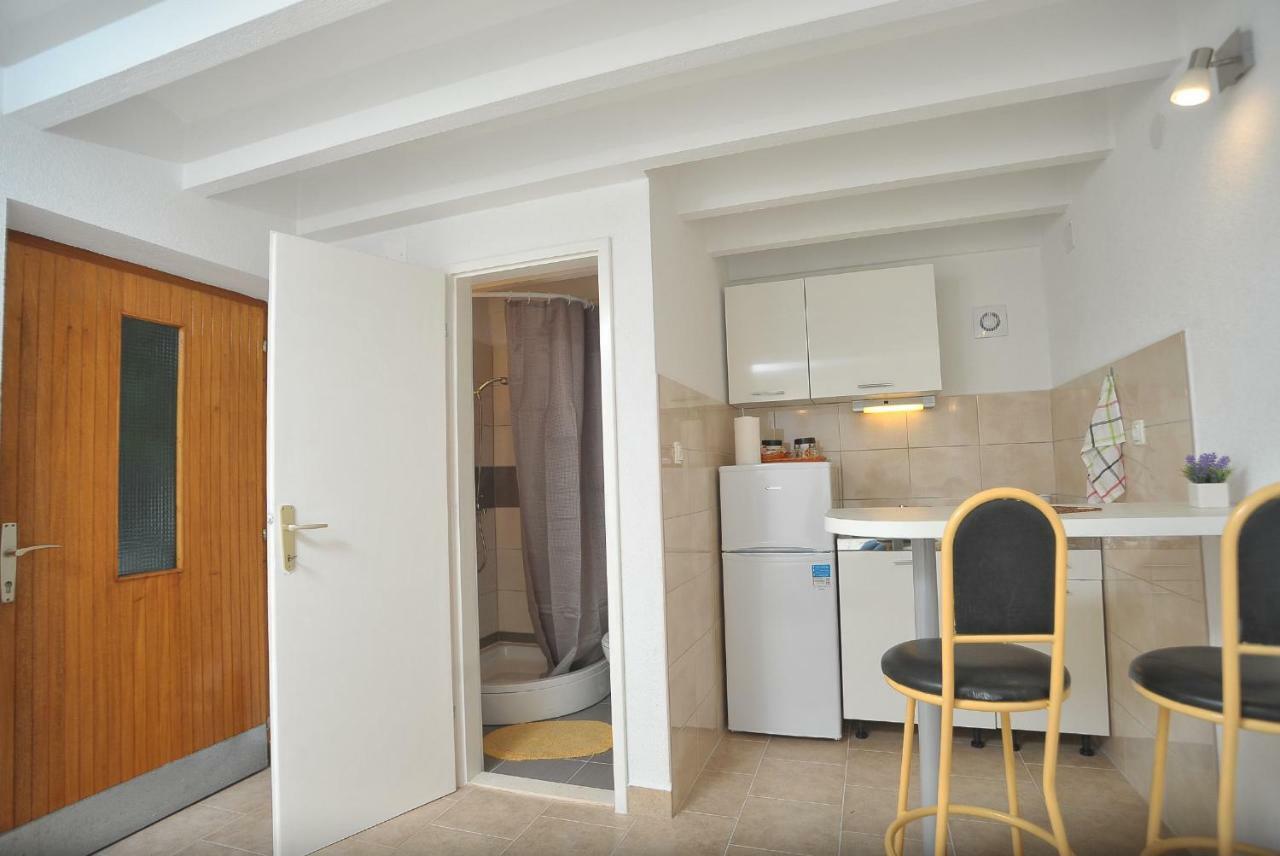 Apartments Sonia & Ana Трогир Екстериор снимка