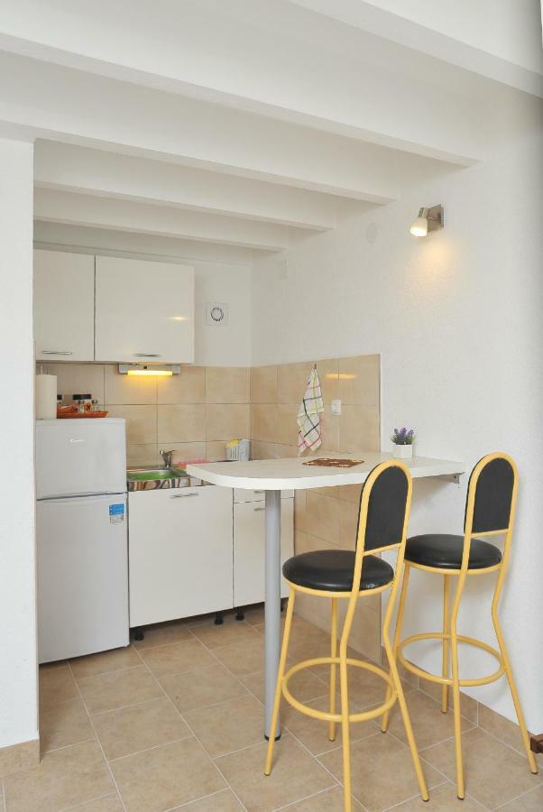 Apartments Sonia & Ana Трогир Екстериор снимка