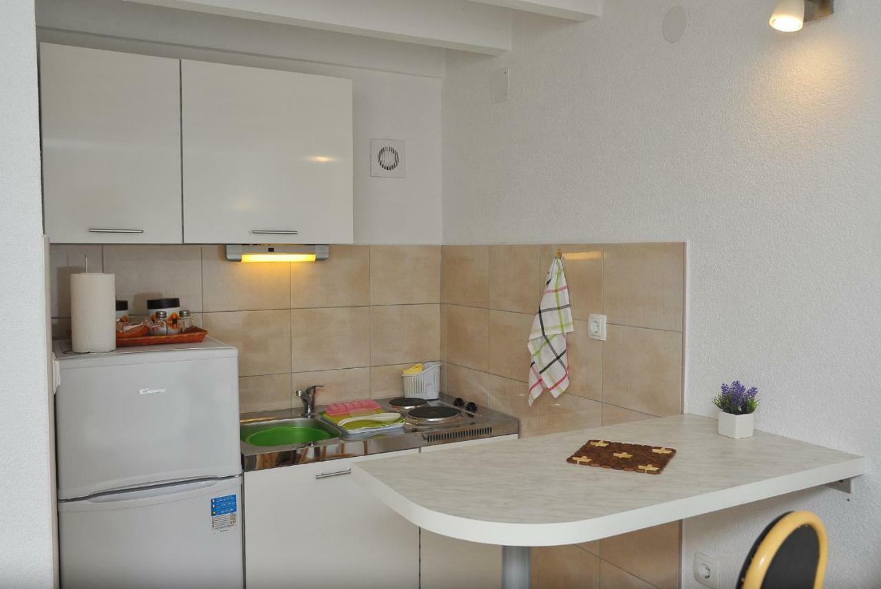 Apartments Sonia & Ana Трогир Екстериор снимка