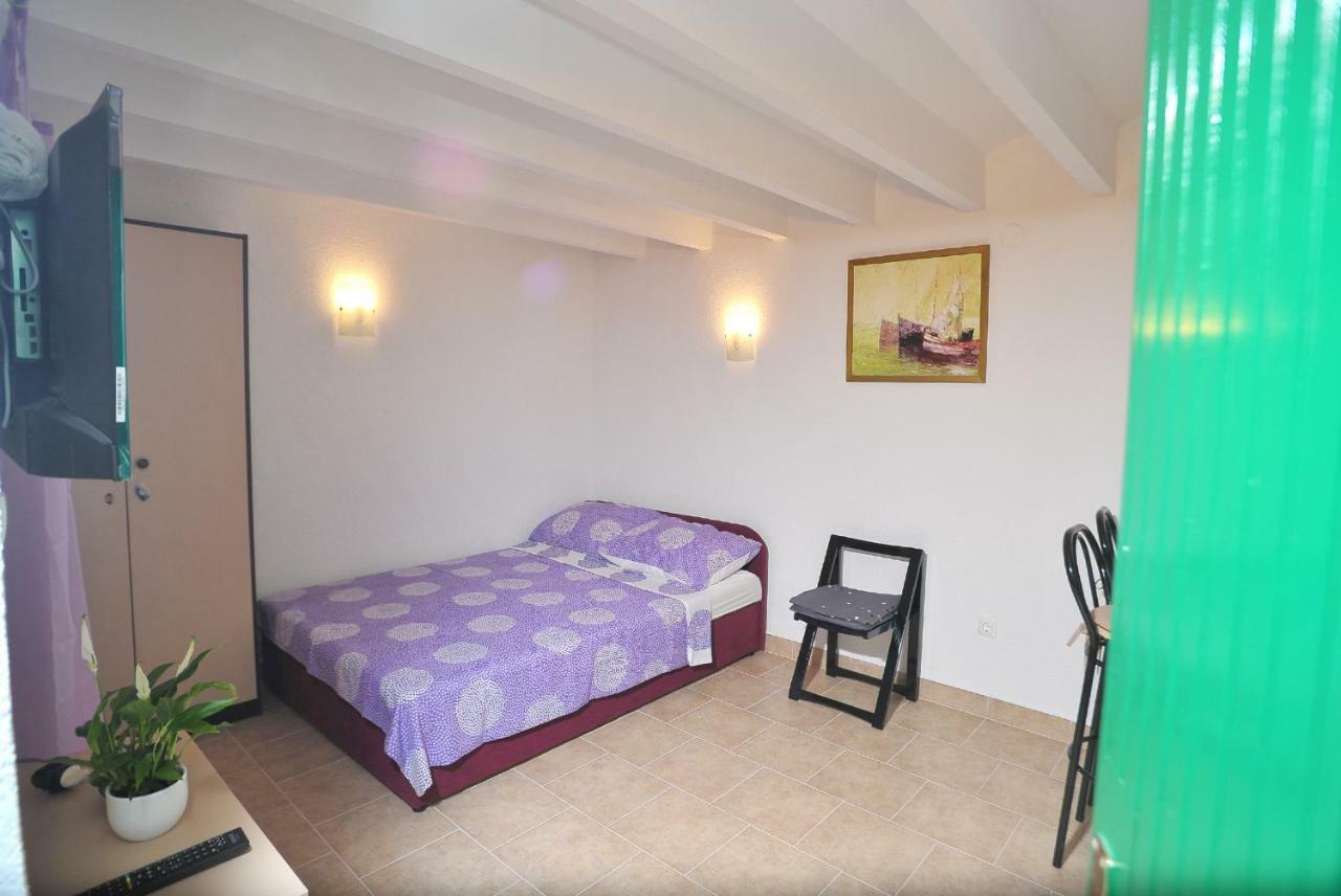 Apartments Sonia & Ana Трогир Екстериор снимка