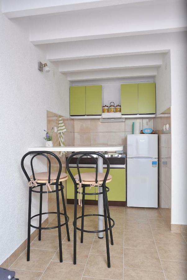 Apartments Sonia & Ana Трогир Екстериор снимка